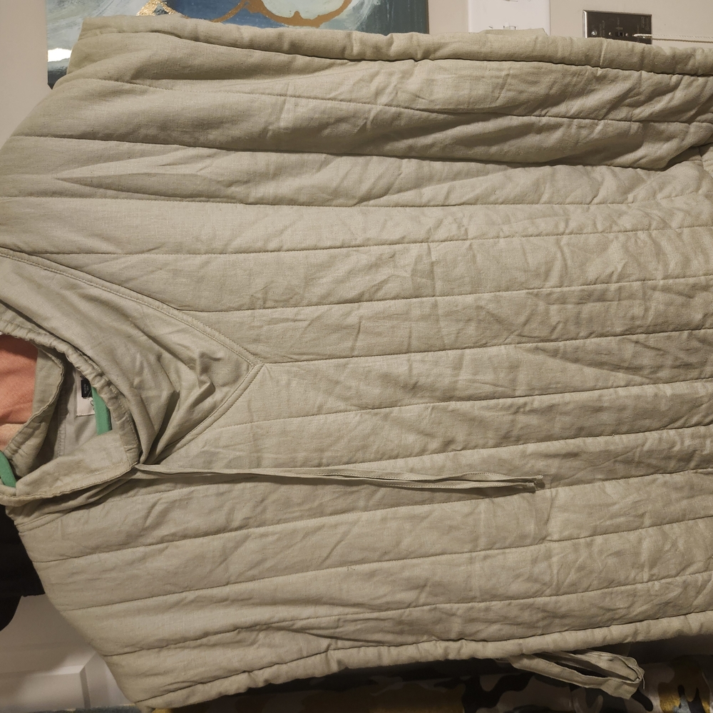 Quilted Hooded Jacket in Light Gray